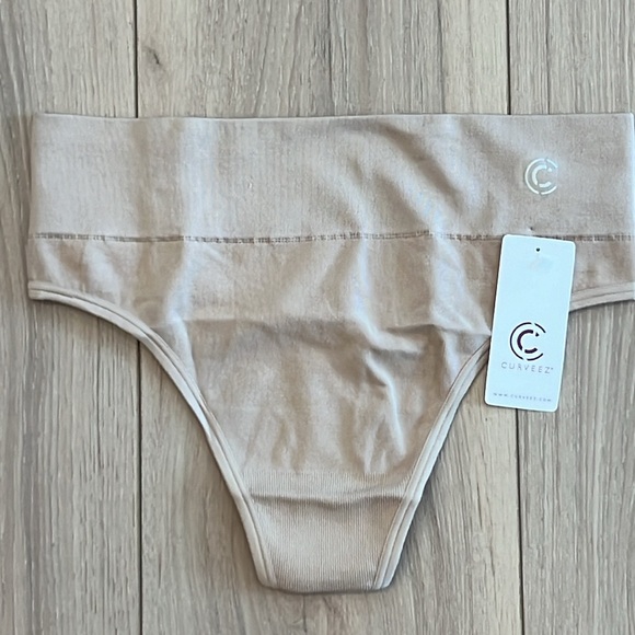 CURVEEZ Pure Shape Thong - Blossom Nude - Picture 4 of 9
